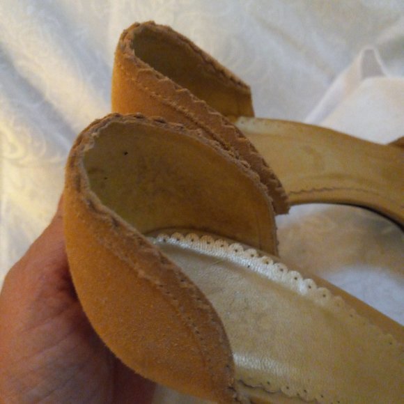 BCBG Paris Tan Suede Open Toe High Heels Size 7.5 - Picture 8 of 14